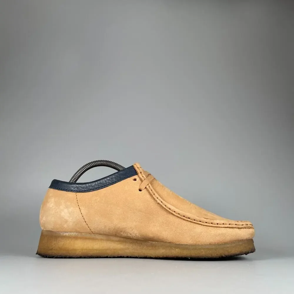 Clarks Originals Wallabee Boot Men's 8.5 M Beige Suede Lace-Up Comfort Moccasins